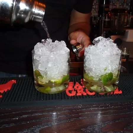 ゲストハウス Omorfi Poli