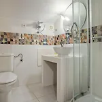 Omorfi Poli 4*