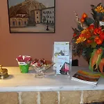 Omorfi Poli Πανσιόν