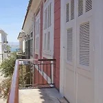 Omorfi Poli Πανσιόν