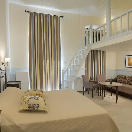 Πανσιόν Omorfi Poli