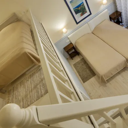 Maison d'hôtes Omorfi Poli 4*