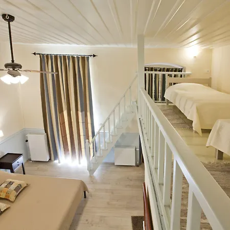 Maison d'hôtes Omorfi Poli 4*