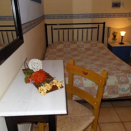 Omorfi Poli Maison d'hôtes