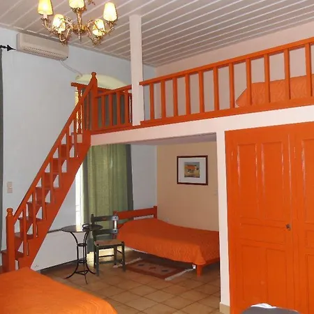 Omorfi Poli Maison d'hôtes