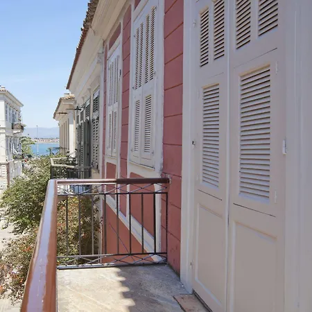 Omorfi Poli Maison d'hôtes