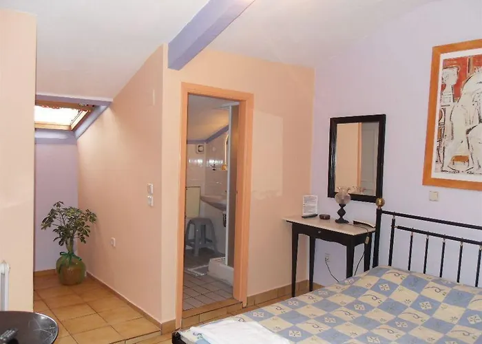 Πανσιόν Omorfi Poli