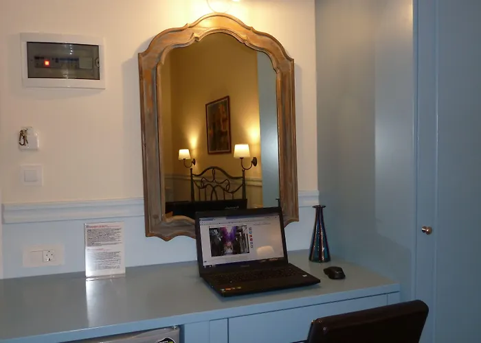 Omorfi Poli Gasthuis 4*