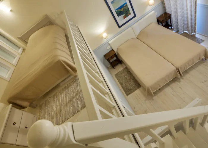 Gasthuis Omorfi Poli 4*