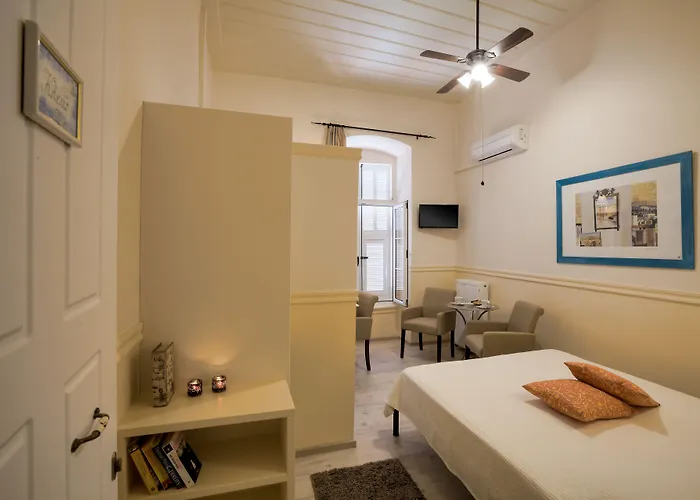 Omorfi Poli Πανσιόν Ναύπλιο