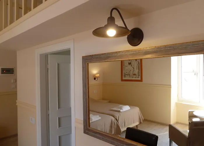 Omorfi Poli Gasthuis 4*