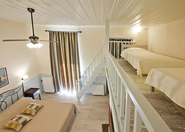 Gasthuis Omorfi Poli 4*