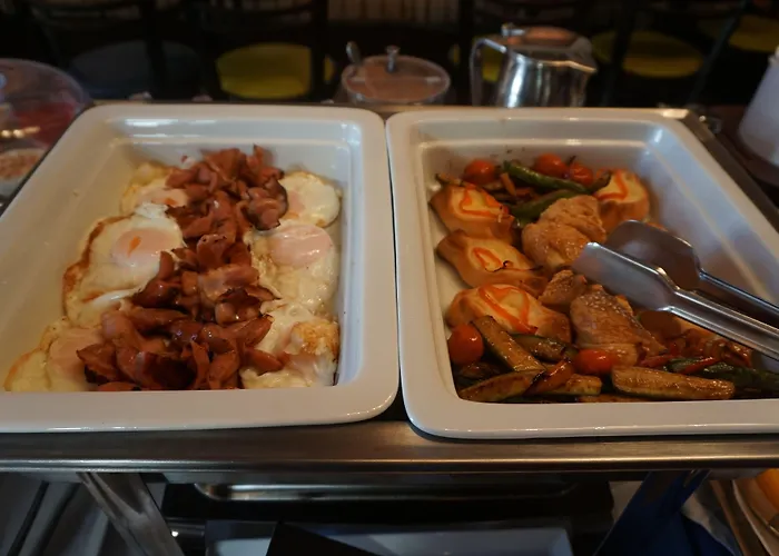 Omorfi Poli Ναύπλιο