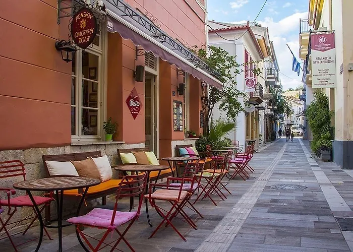 Omorfi Poli Ναύπλιο