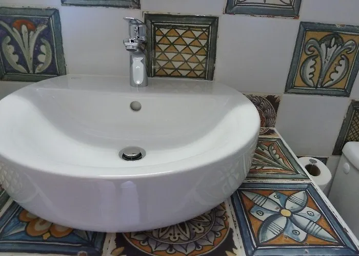 Omorfi Poli Πανσιόν