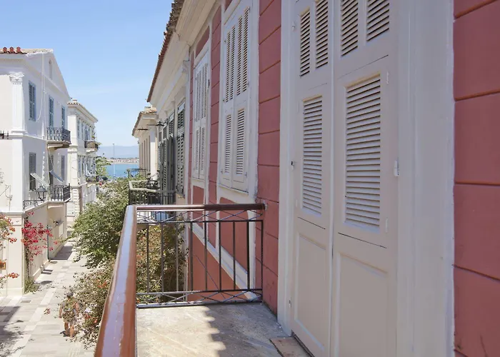 Omorfi Poli Gasthuis